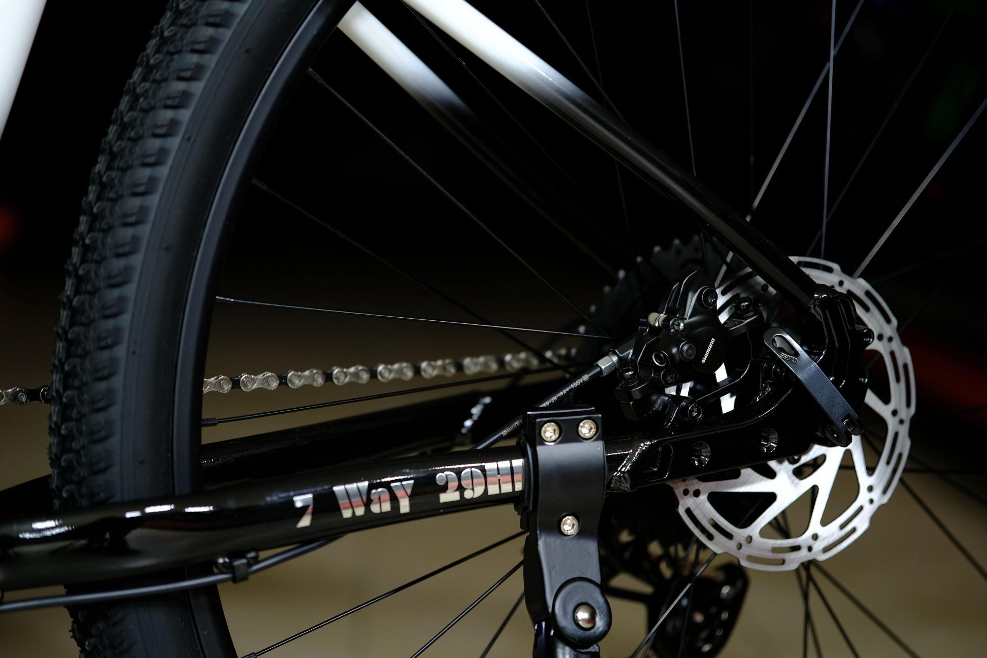 Тормоз гидравлический Shimano MT200
 HOKE 7 Way 29 HD матовый чёрный 23